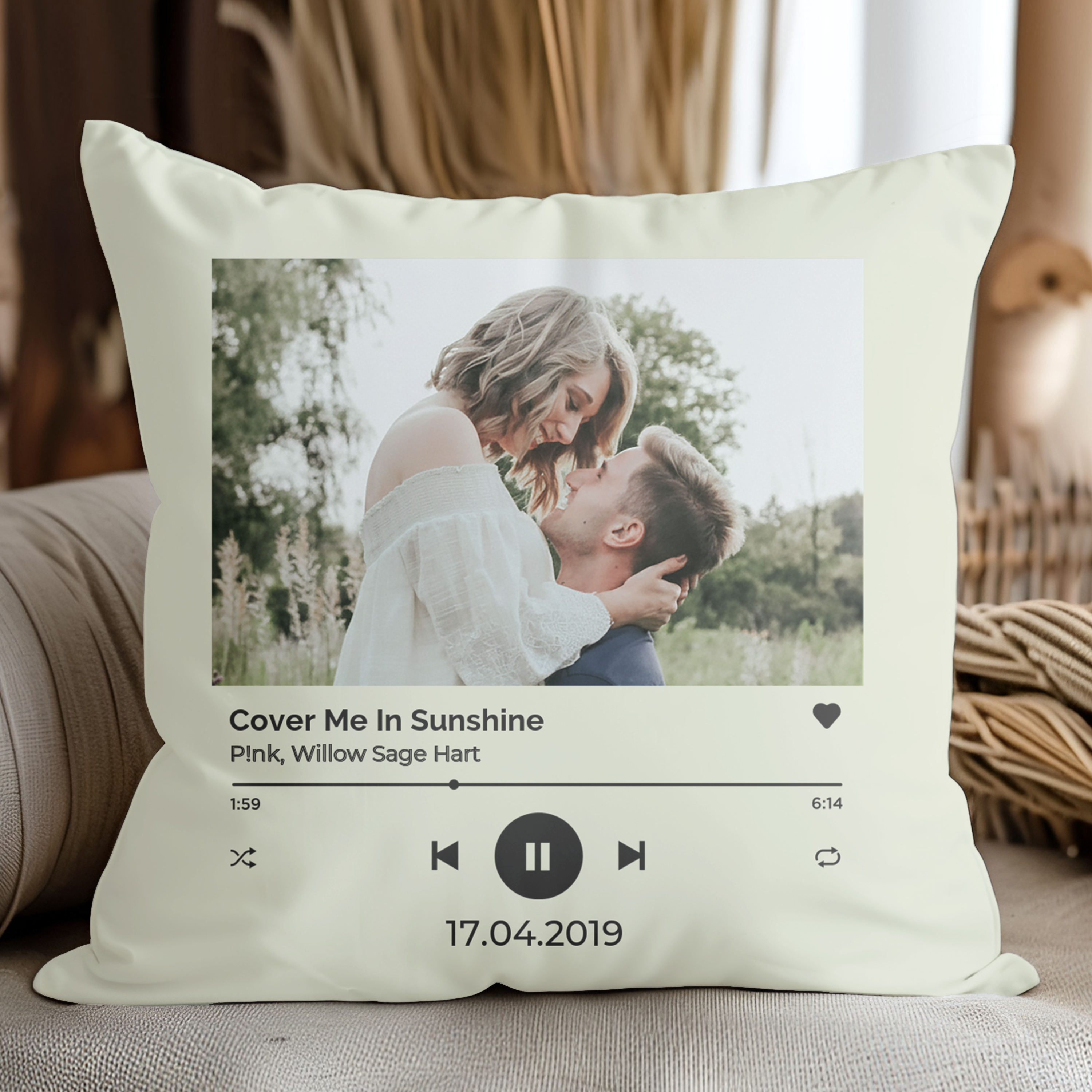 Euer Song - Personalisiertes Kuschelkissen mit Album Cover, Datum und Namen