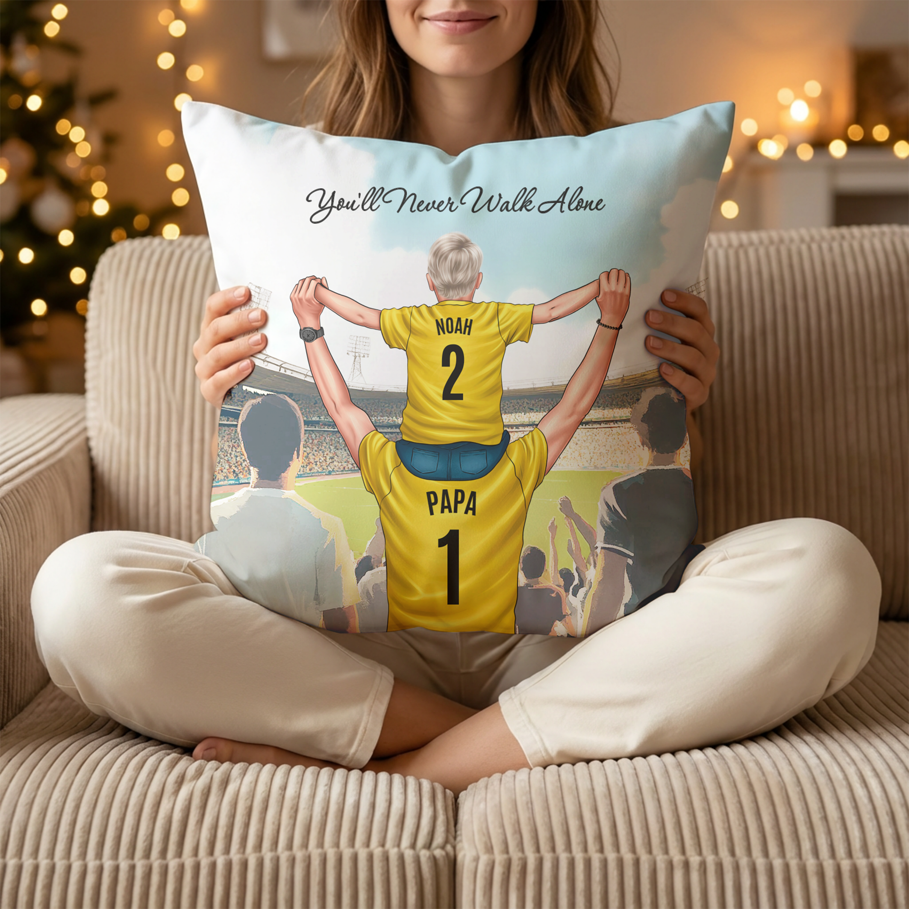 Papa und Kind beim Fußball im Stadion - Personalisiertes Kuschelkissen